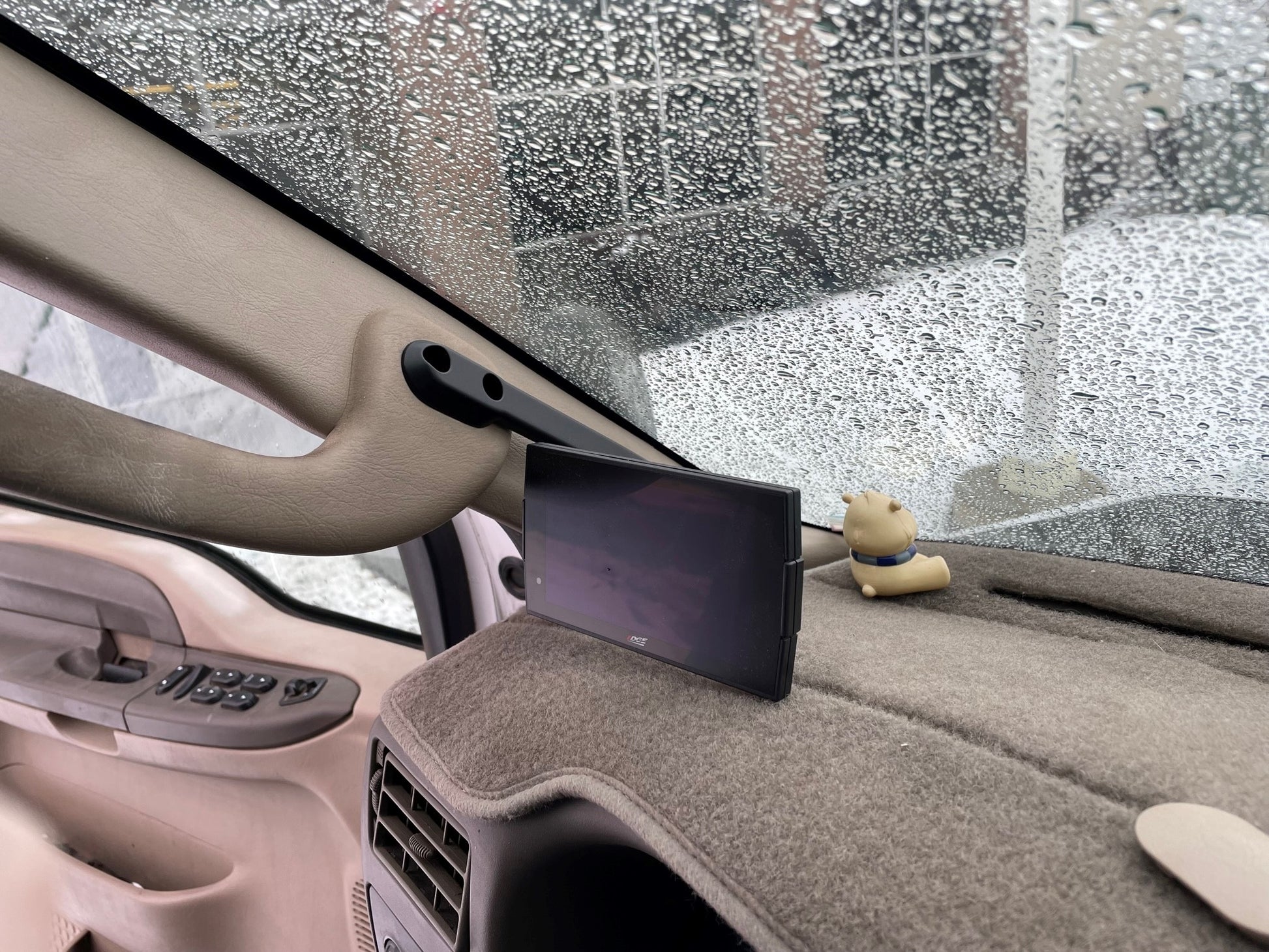 A-Pillar Display Mount 2004.5-2007 Ford F250/F350/Excursion Display Mount Edge Products-1