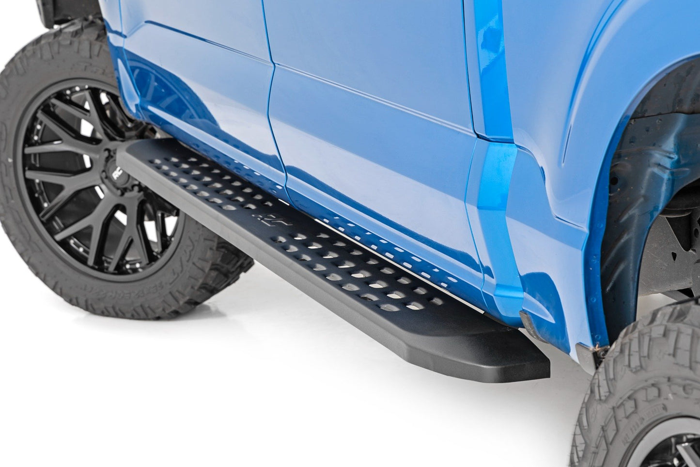 RPT2 Running Board | Crew Cab | Black | Ford F-150/F-150 Lightning/Raptor (15-24) Rough Country