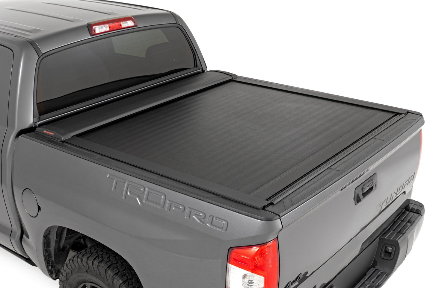 Retractable Bed Cover | 5'7" Bed | Toyota Tundra 2WD/4WD (2007-2021) Rough Country