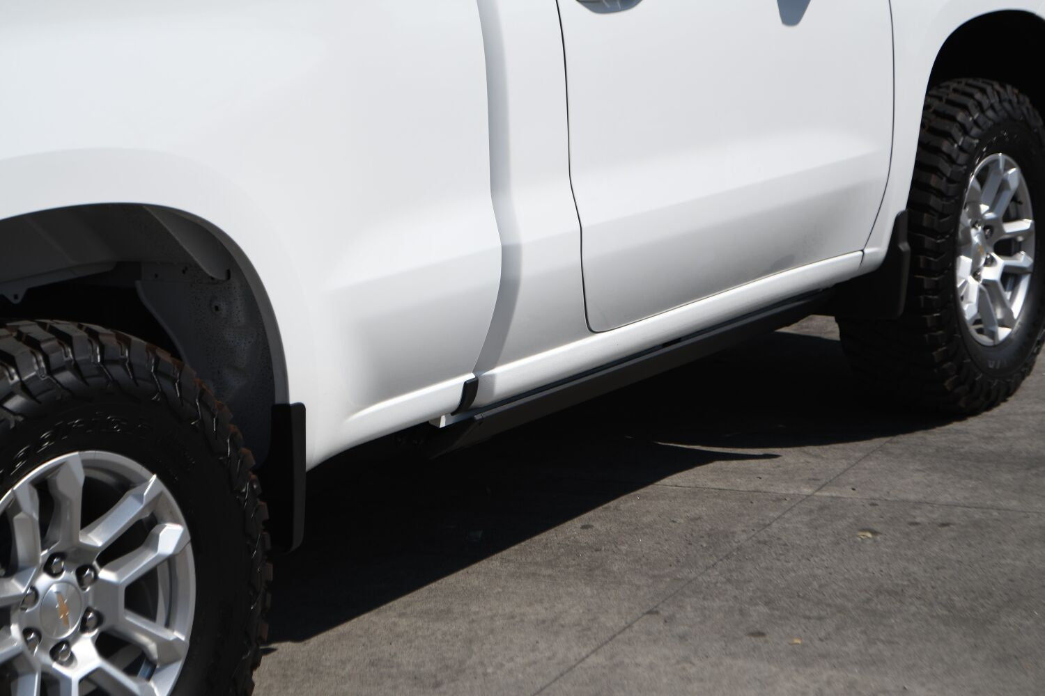 RealTruck VoltStep Electric Running Board Kit Protective Bedliner Coating For 2019-2026 Silverado/Sierra 1500 Go Rhino-4
