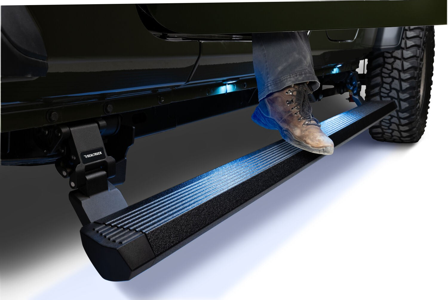 RealTruck VoltStep Electric Running Board Kit Protective Bedliner Coating 2021-2025 Jeep Gladiator Go Rhino-5