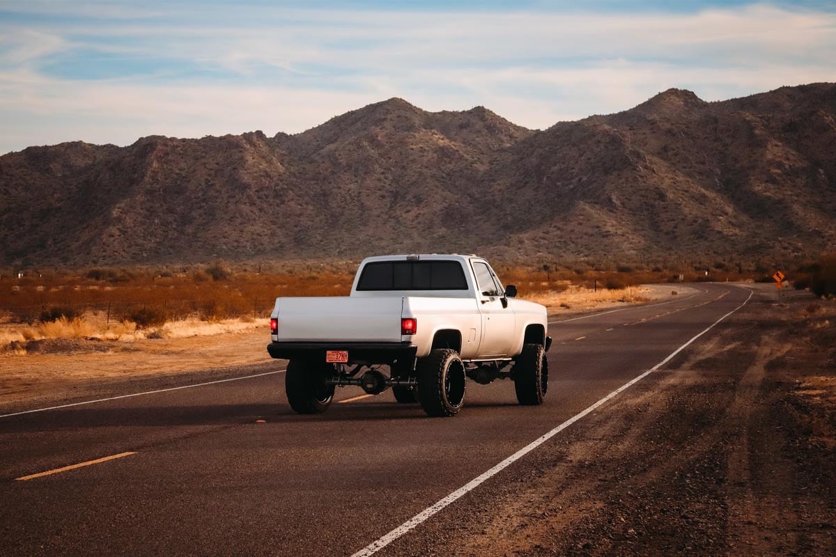 6 Inch Lift Kit 52 Inch RR Springs Chevy/GMC C10/K10 Truck & SUV/K5 Blazer (77-91) Rough Country-3