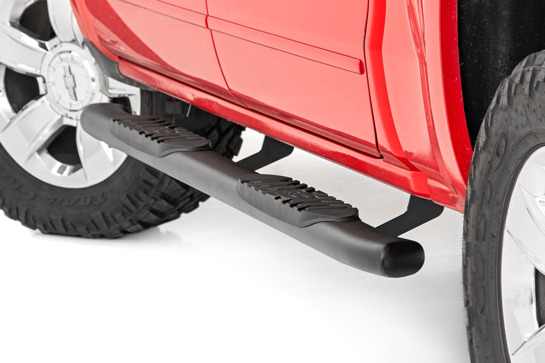 Rough Country GM Oval Nerf Step Bars (07-18 GM 1500, 07-19 2500HD/3500 HD, 19 Classic Crew Cab) Rough Country