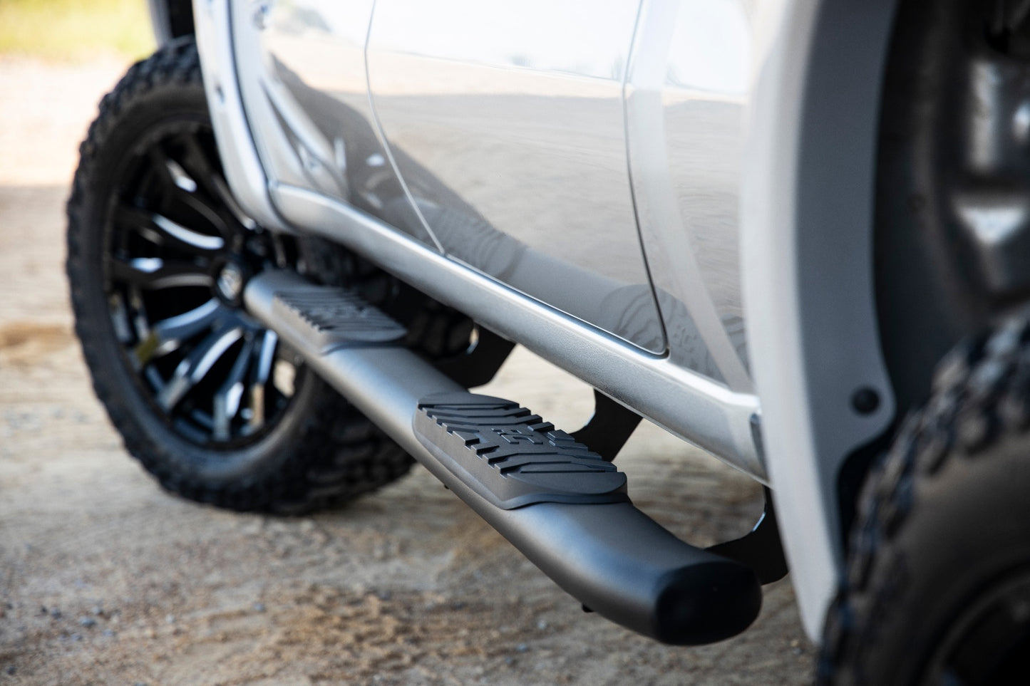 Rough Country GM Oval Nerf Step Bars (19-20 GM 1500, 2020 2500HD/3500 HD Crew Cab) Rough Country