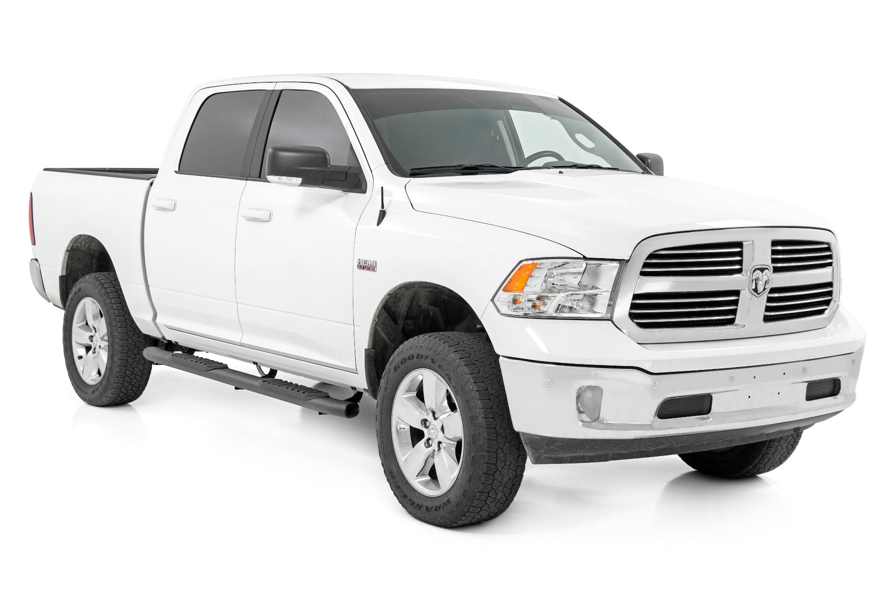 Oval Nerf Step Crew Cab Black Ram 1500/2500/3500 2WD/4WD (2010-2025 & Classic) Rough Country-1