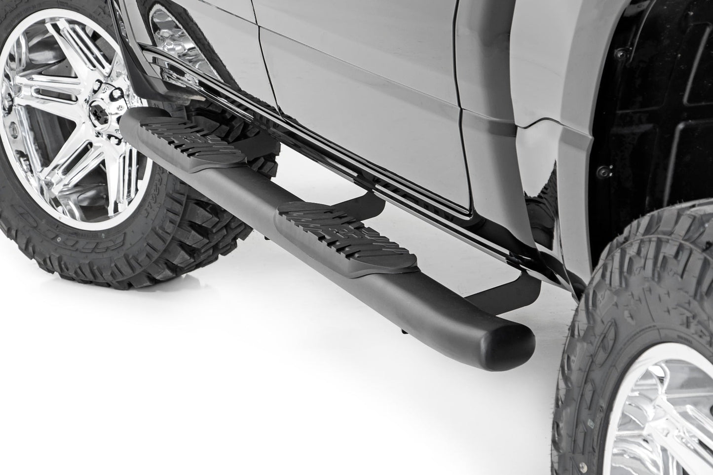 Oval Nerf Step Crew Cab Black Ram 1500 (19-26)/1500 TRX (21-24) Rough Country
