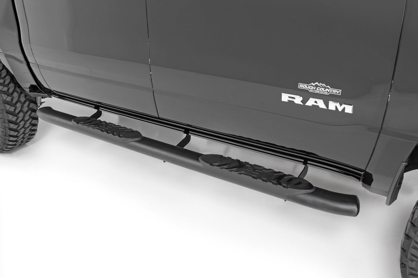 Oval Nerf Step Crew Cab Black Ram 1500 (19-26)/1500 TRX (21-24) Rough Country-4