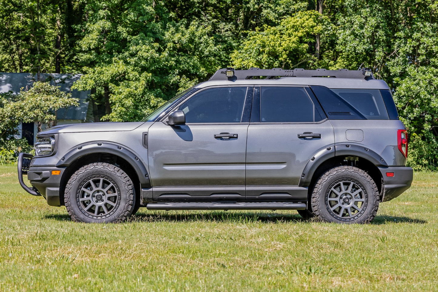 Rough Country Oval Nerf Step 4.5 Inch Crew Cab Black 21-Up Ford Bronco Sport 4WD Rough Country
