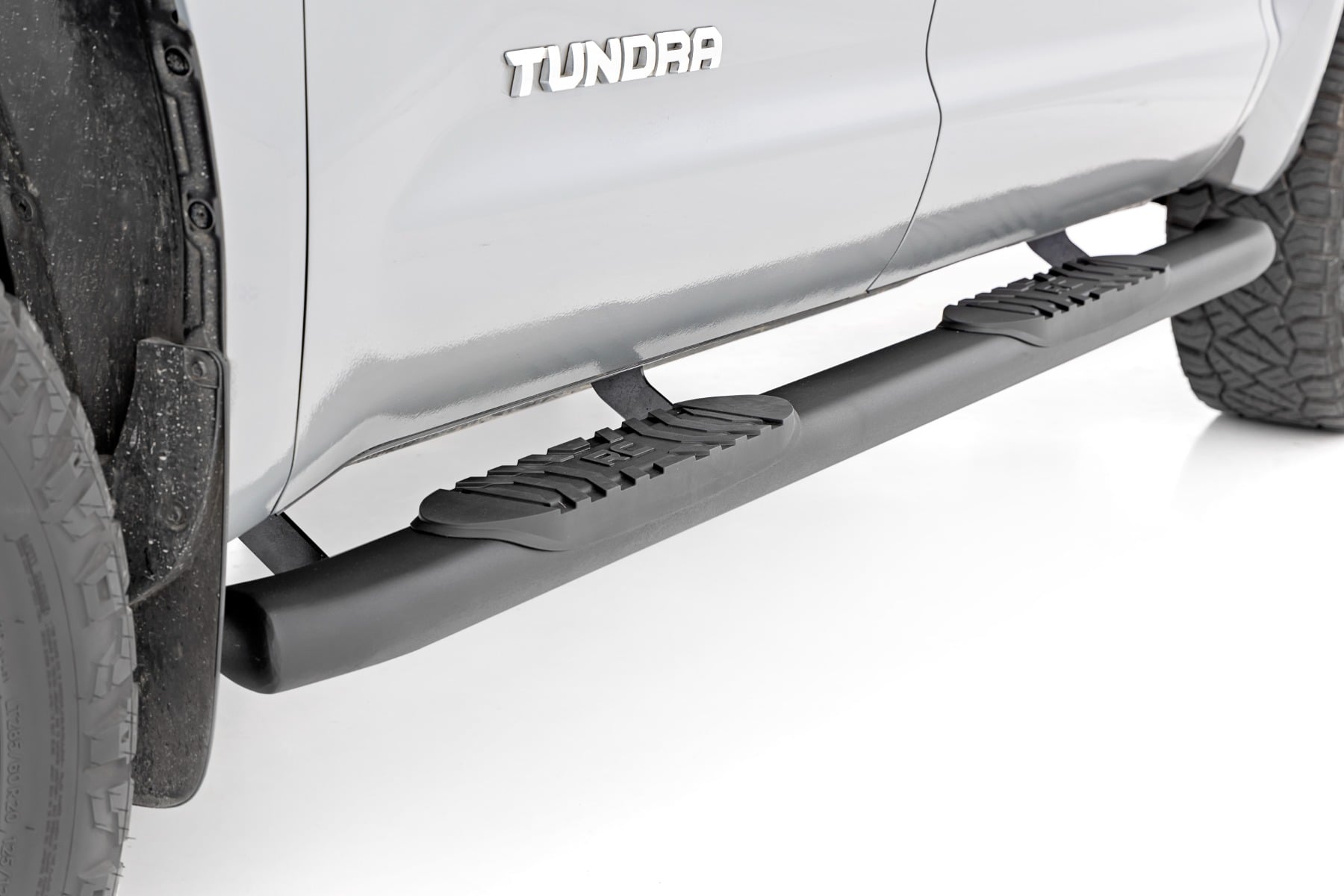 Oval Nerf Step Crew Cab Black Toyota Tundra 2WD/4WD (2007-2021) Rough Country-2