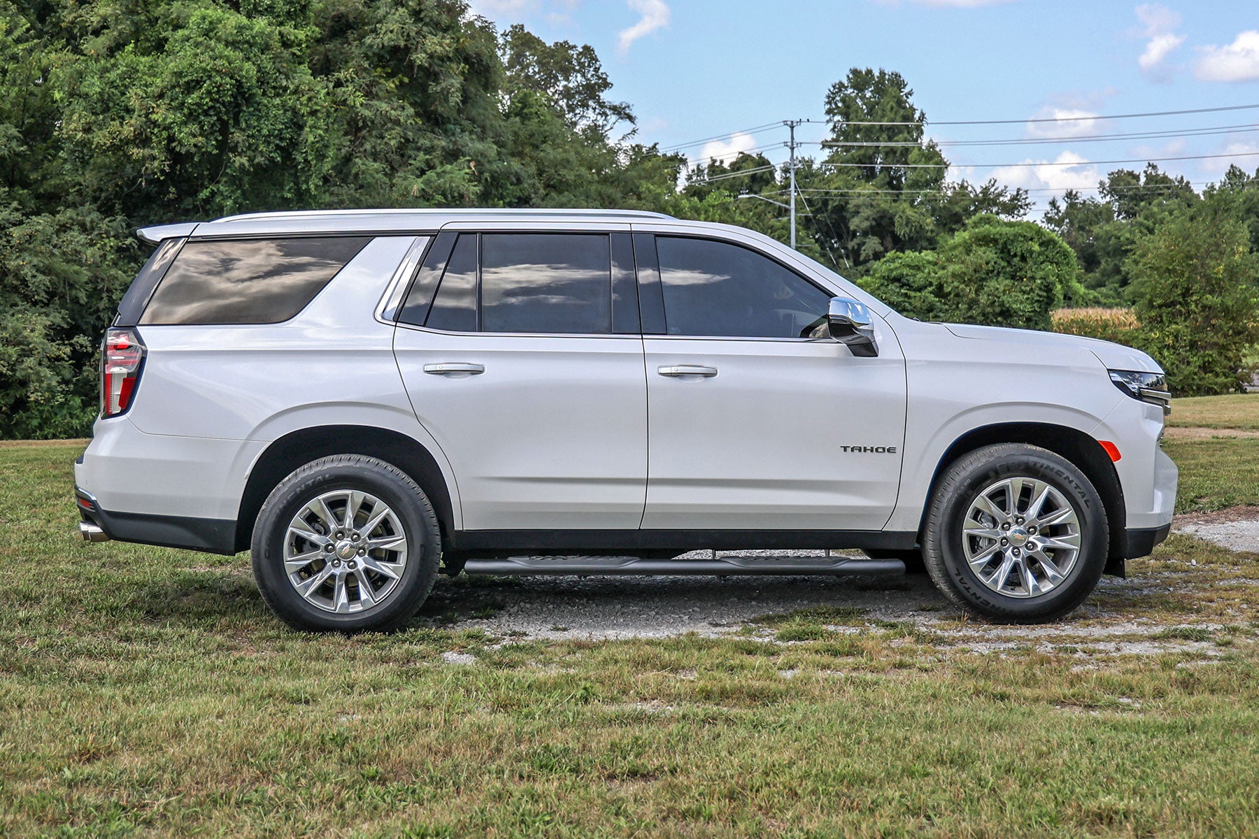 Rough Country Oval Nerf Step 4.5 Inch Crew Cab Black 21-22 Chevy/GMC Tahoe/Yukon Rough Country