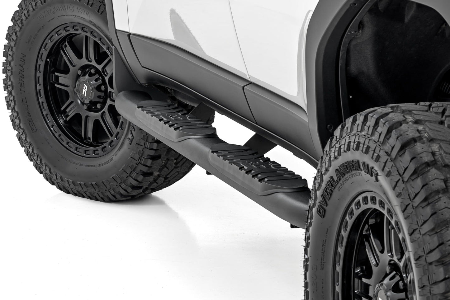 Oval Nerf Steps Black Toyota Land Cruiser 4WD (2024-2026) Rough Country
