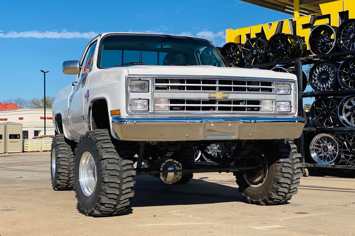 6 Inch Lift Kit 56 Inch Rear Springs Chevy/GMC C10/K10 Truck & SUV/K5 Blazer (77-87) Rough Country-4
