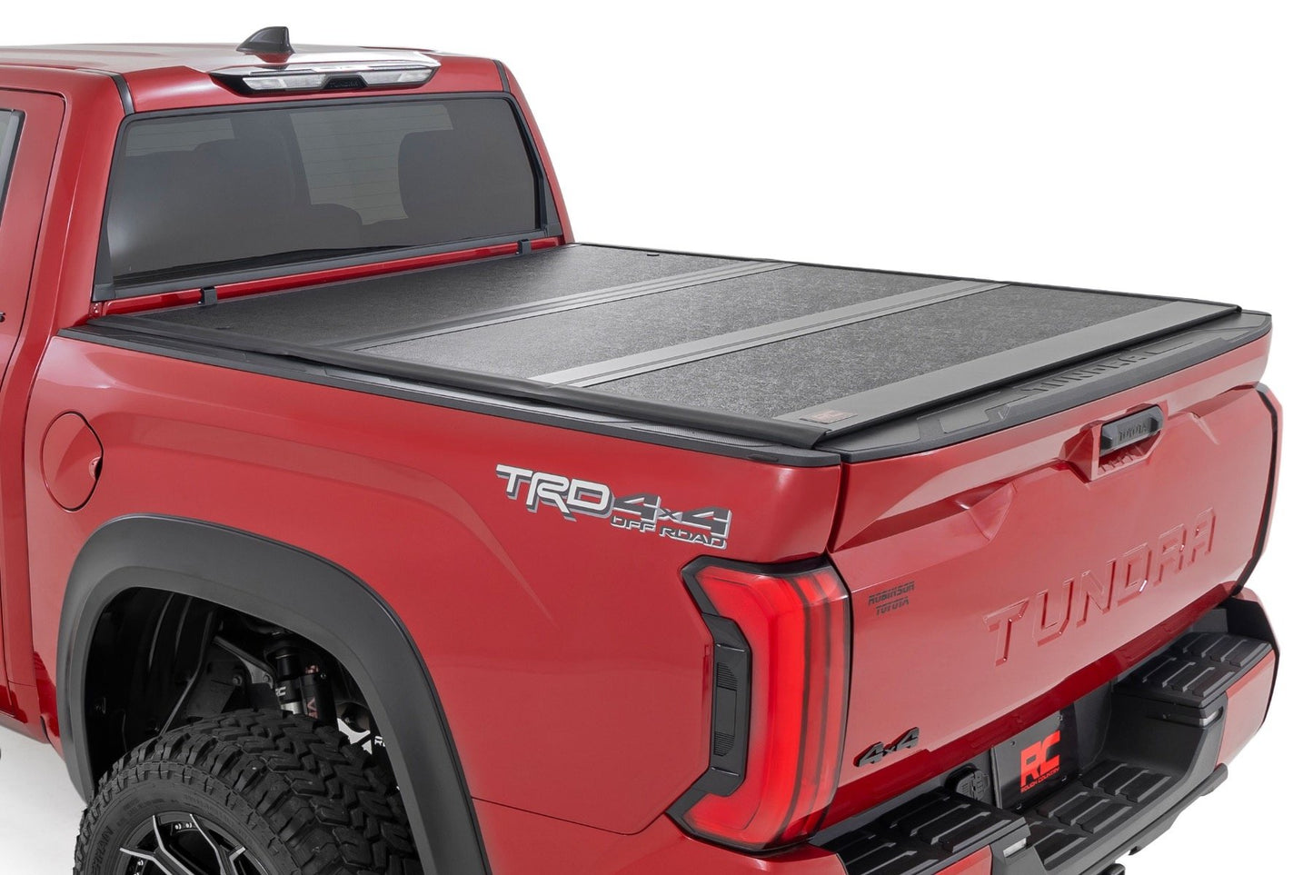 Hard Low Profile Bed Cover | 5'7" Bed | Cargo Mgmt | Toyota Tundra (22-25) Rough Country