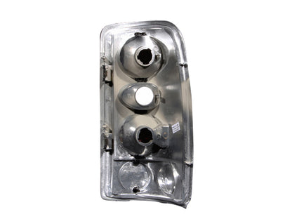 Tail Light Set Smoke Lens Pair Does Not Fit Barn Door Models Chevrolet Suburban 1500/2500/Tahoe 2000-2006, GMC Yukon/XL 1500/XL 2500 2000-2006 AnzoUSA-1