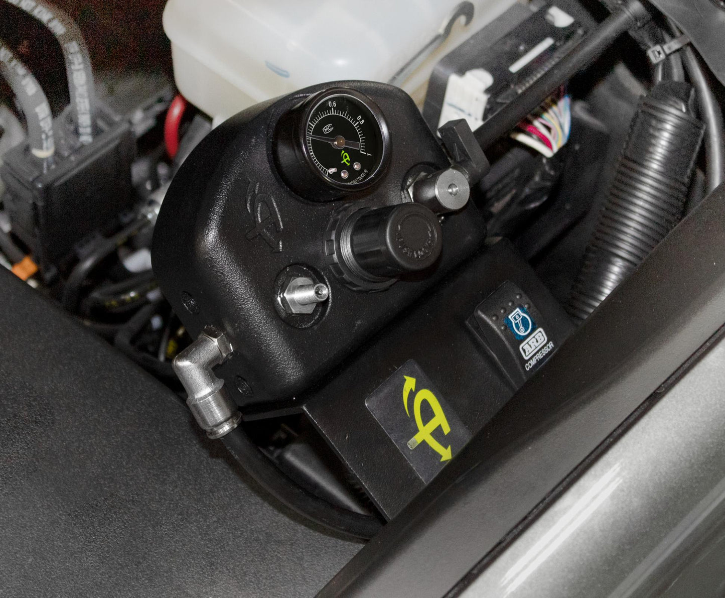 Tacoma Tire Inflator System 4 Tire For 16-25 Toyota Tacoma W/Engine Bay Mount With Box, Fittings, Hoses and Storage Bag Black Up Down Air-2