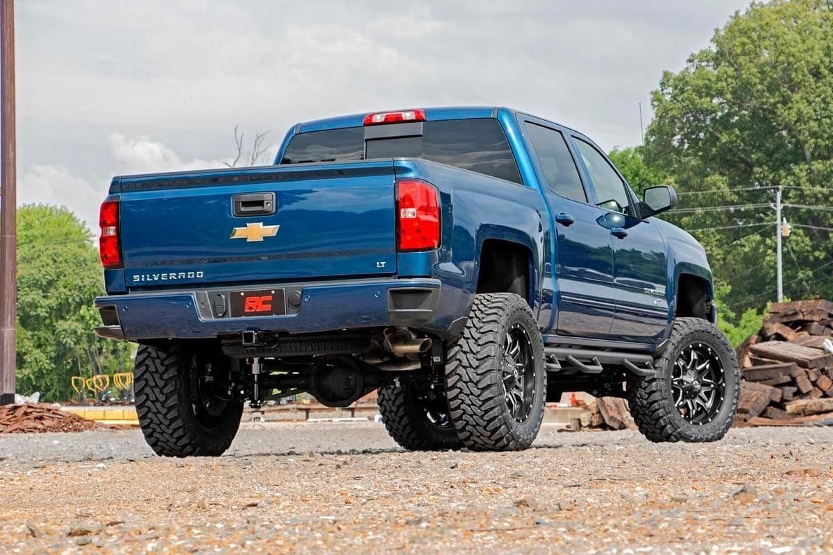 Rough Country 7 Inch Suspension Lift Kit Vertex 14-18 Silverado/Sierra 1500 2WD