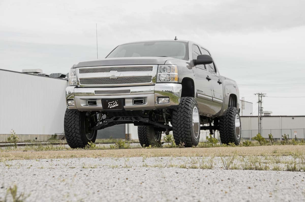 7.5 Inch Lift Kit M1 Struts/M1 Silverado/Sierra 1500 4WD (07-13) Rough Country-1