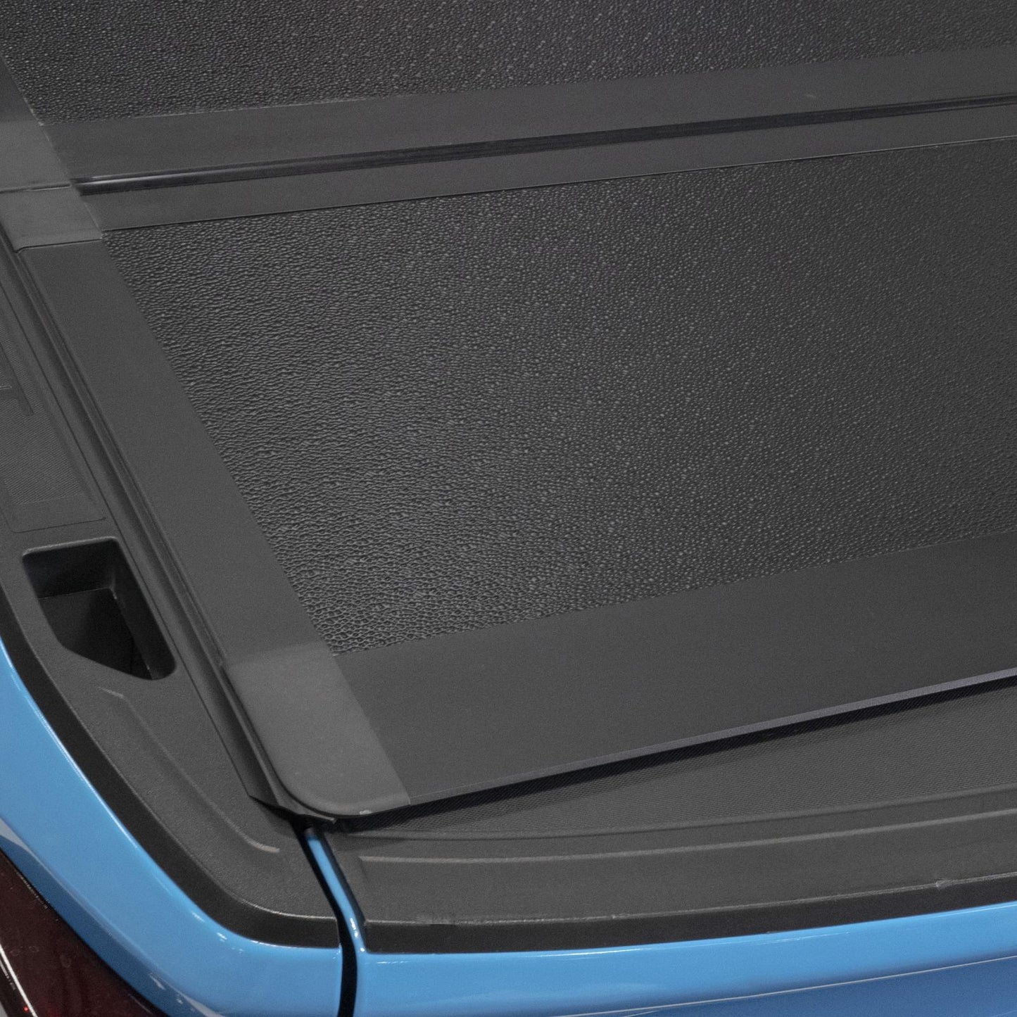 Bed Guard Folding Tonneau Cover 2019-2022 Silverado/Sierra 1500 Smittybilt-8