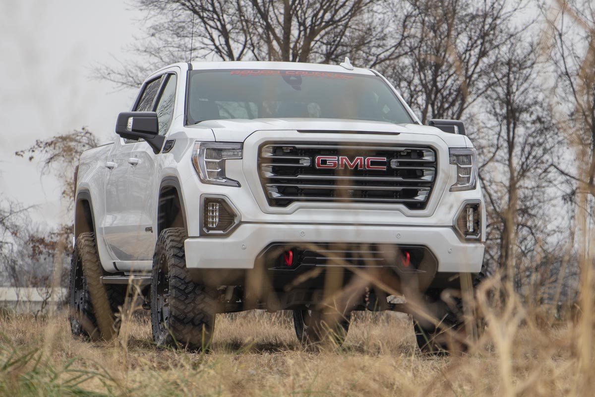 Rough Country 4in GM Suspension Lift Kit Strut Spacers N3 Shocks 19-21 1500 Trailboss/AT4 Diesel PU 4WD Rough Country