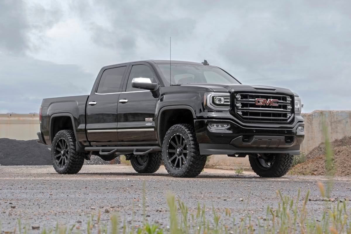 3.5 Inch Lift Kit UCA N3 Struts Red Silverado/Sierra 1500 (07-13) Rough Country-3