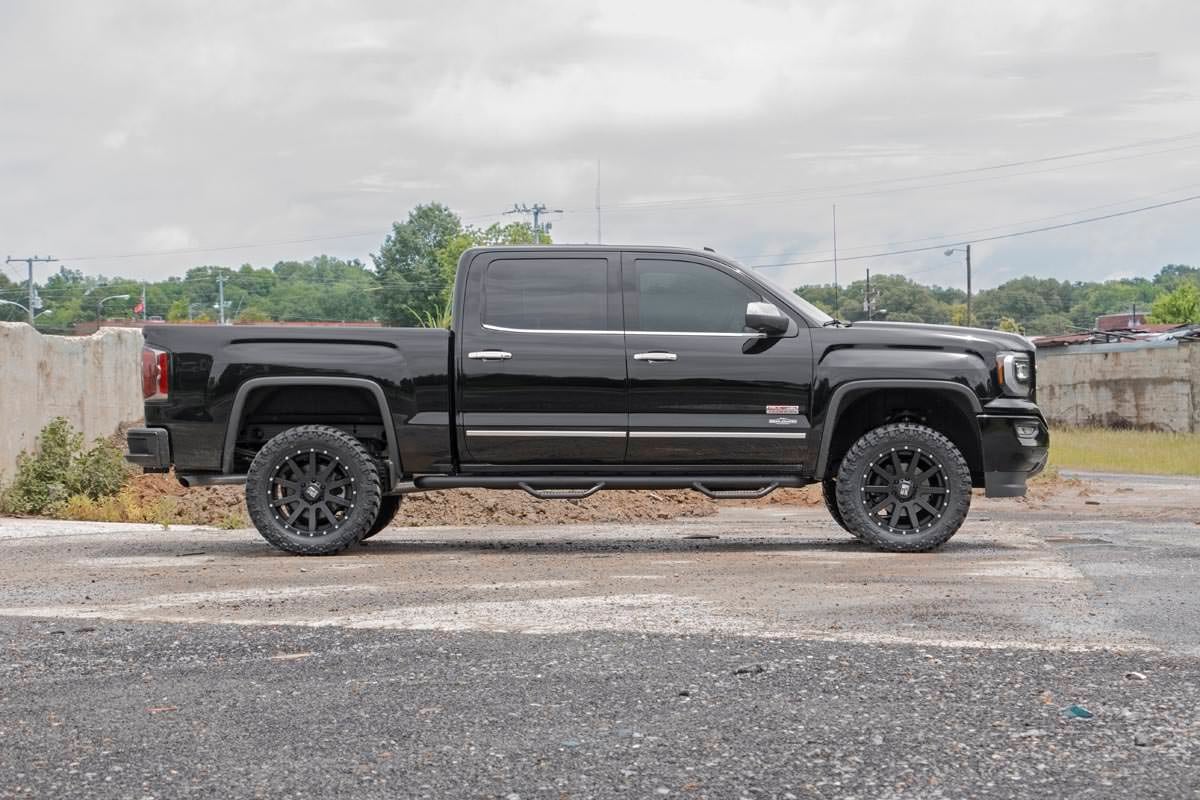 3.5 Inch Lift Kit UCA M1 Struts Red Silverado/Sierra 1500 (07-13) Rough Country-2