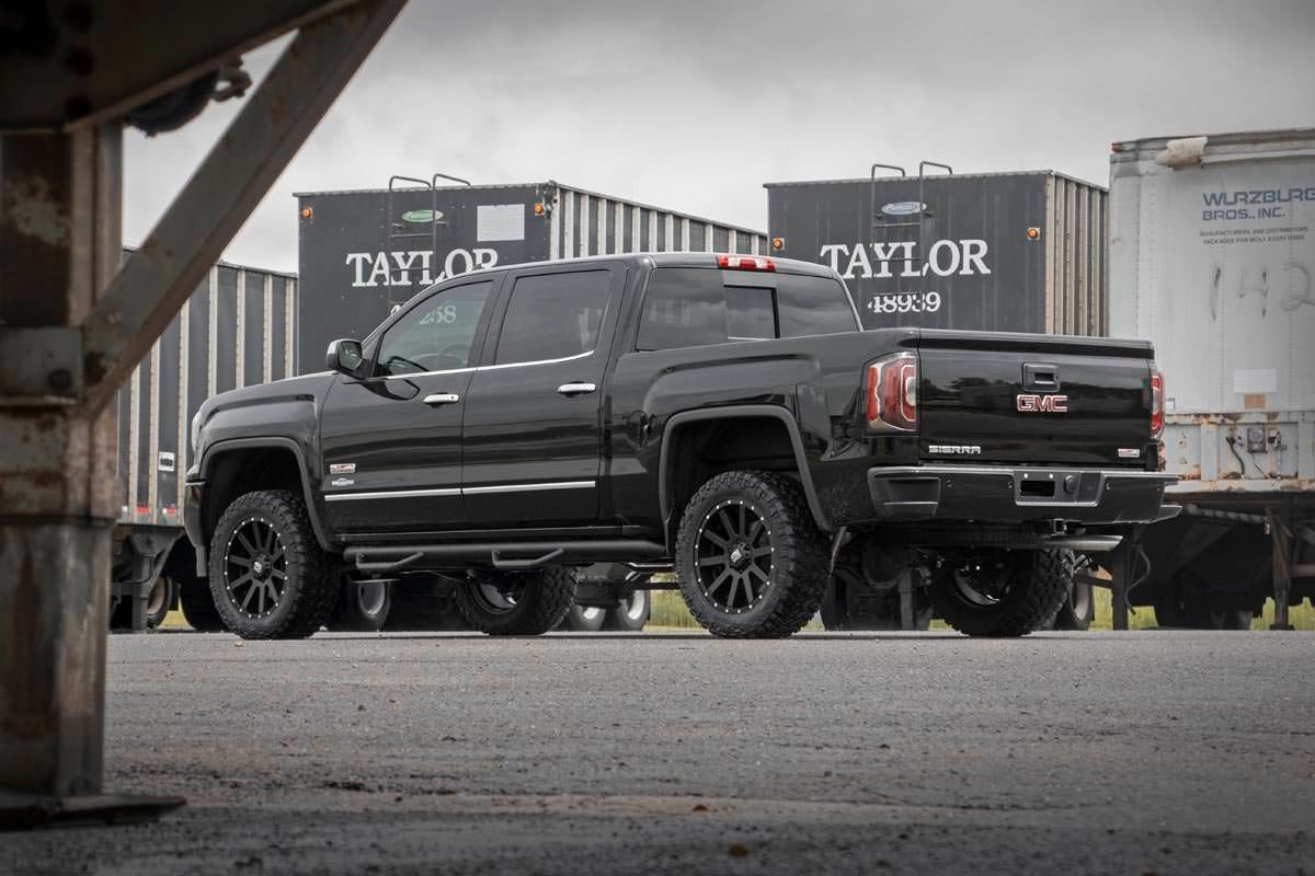 3.5 Inch Lift Kit UCA M1 Struts Red Silverado/Sierra 1500 (07-13) Rough Country-5