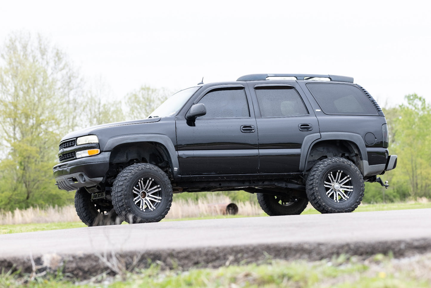 Rough Country 6 Inch Lift Kit V2 NTD 00-06 Chevy/GMC Tahoe/Yukon 2WD/4WD Rough Country