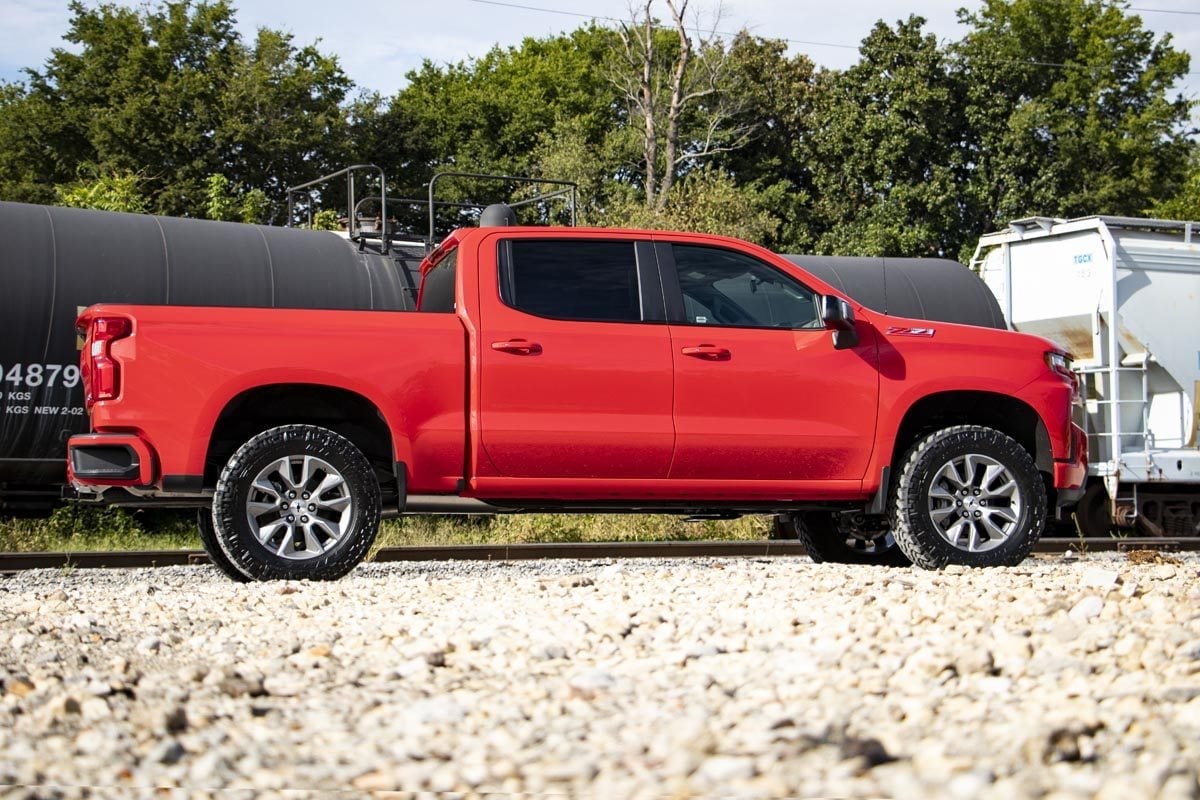3.5 Inch Lift Kit Vertex/V2 Rear Mono Leaf Red Chevy Silverado 1500 (22-24) Rough Country-2