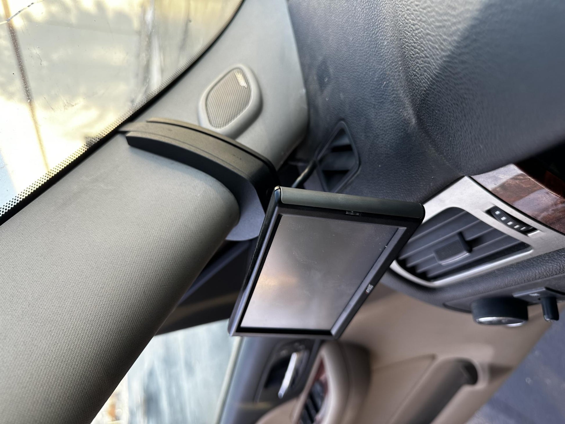 CTS3 Pillar Display Mount for 2007.5-2014 Silverado/Sierra 2500/3500 Edge Products-4