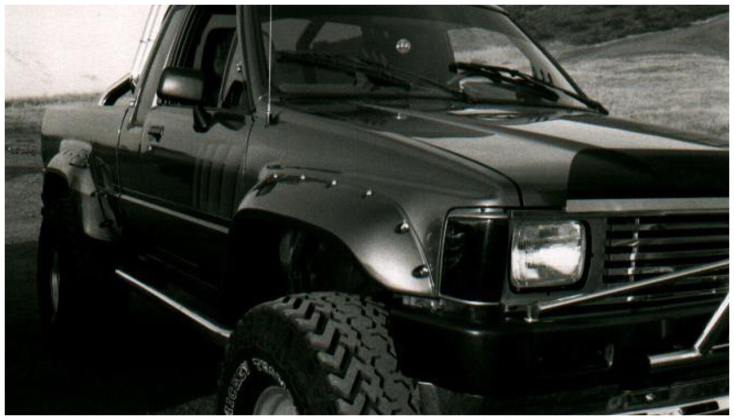 Black Cutout Style Smooth Finish Front Fender Flares For 1984-1988 Toyota Pickup Bushwacker