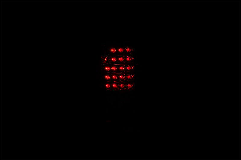 Tail Light Set LED Red/Clear Lens Pair Does Not Fit 3500 Series Or Stepside Models Chevrolet Silverado 1500/2500 1999-2007, 2500 HD 2001-2007, 3500 HD 2007, GMC Sierra 1500 1999-2007, 2500 1999-2004 AnzoUSA-2