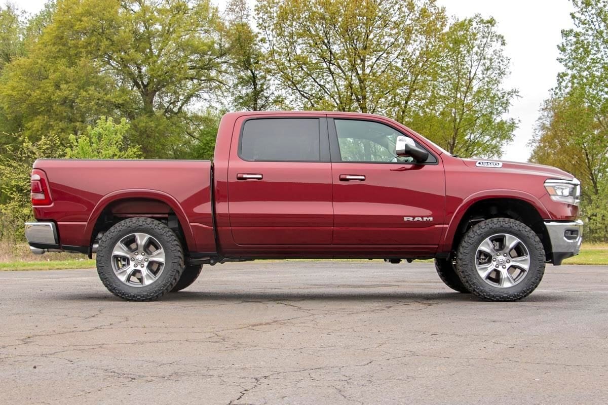 3.5 Inch Lift Kit N3 Struts Red Ram 1500 2WD/4WD (2019-2026) Rough Country-2