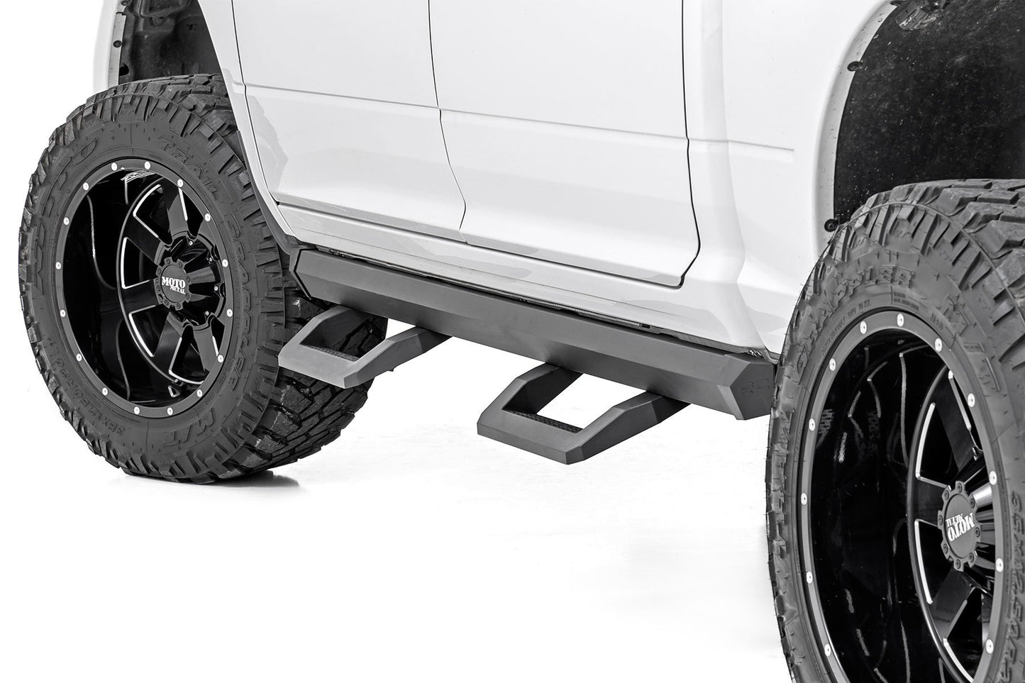 Rough Country SR2 Adjustable Aluminum Steps Crew Cab 09-18 Ram 1500/10-18 2500 Rough Country