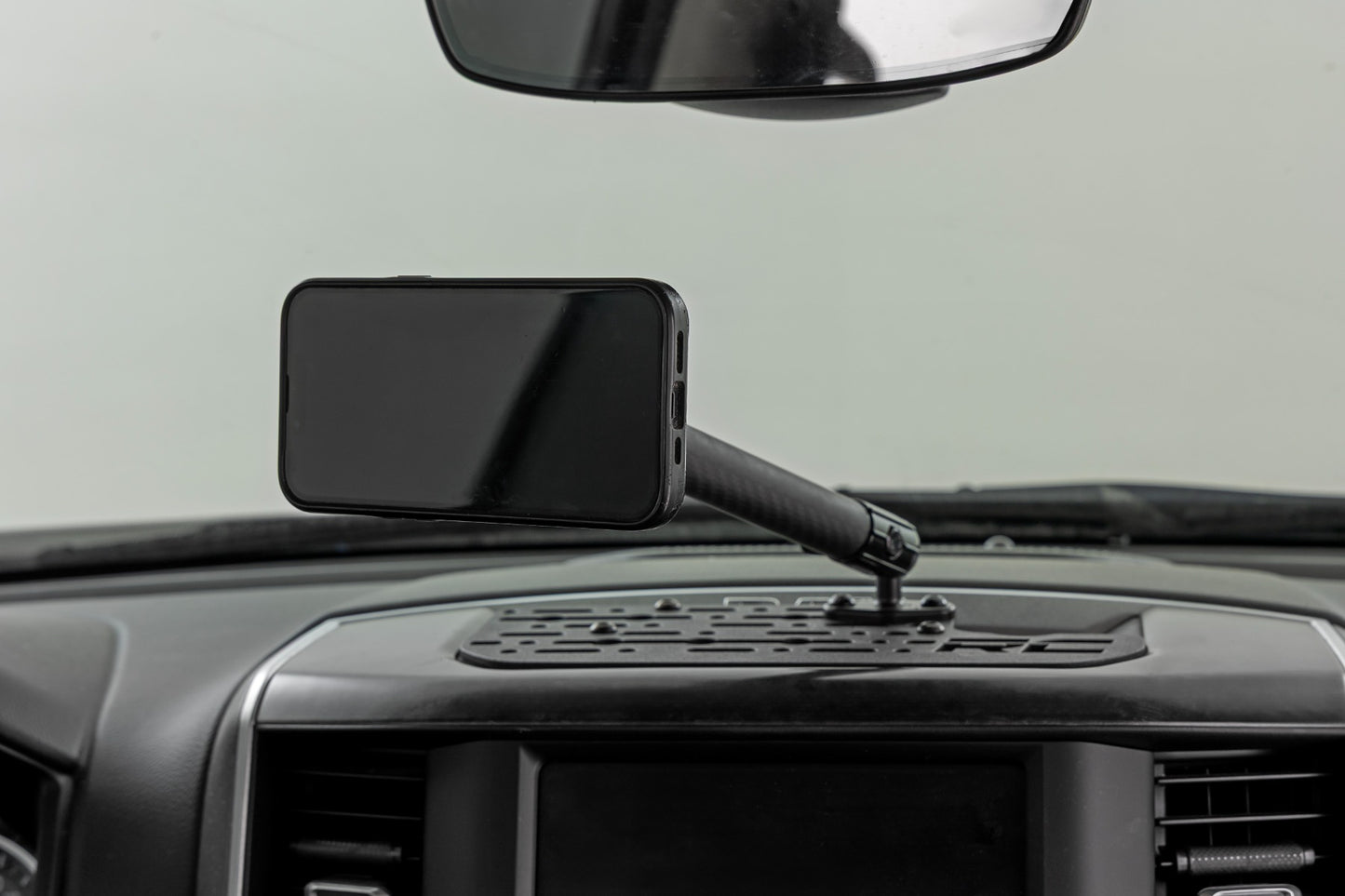 Dash Mount 10 Inch Mag Safe Mount Kit 8in Screen Ram 1500 2WD/4WD (19-26) Rough Country-1