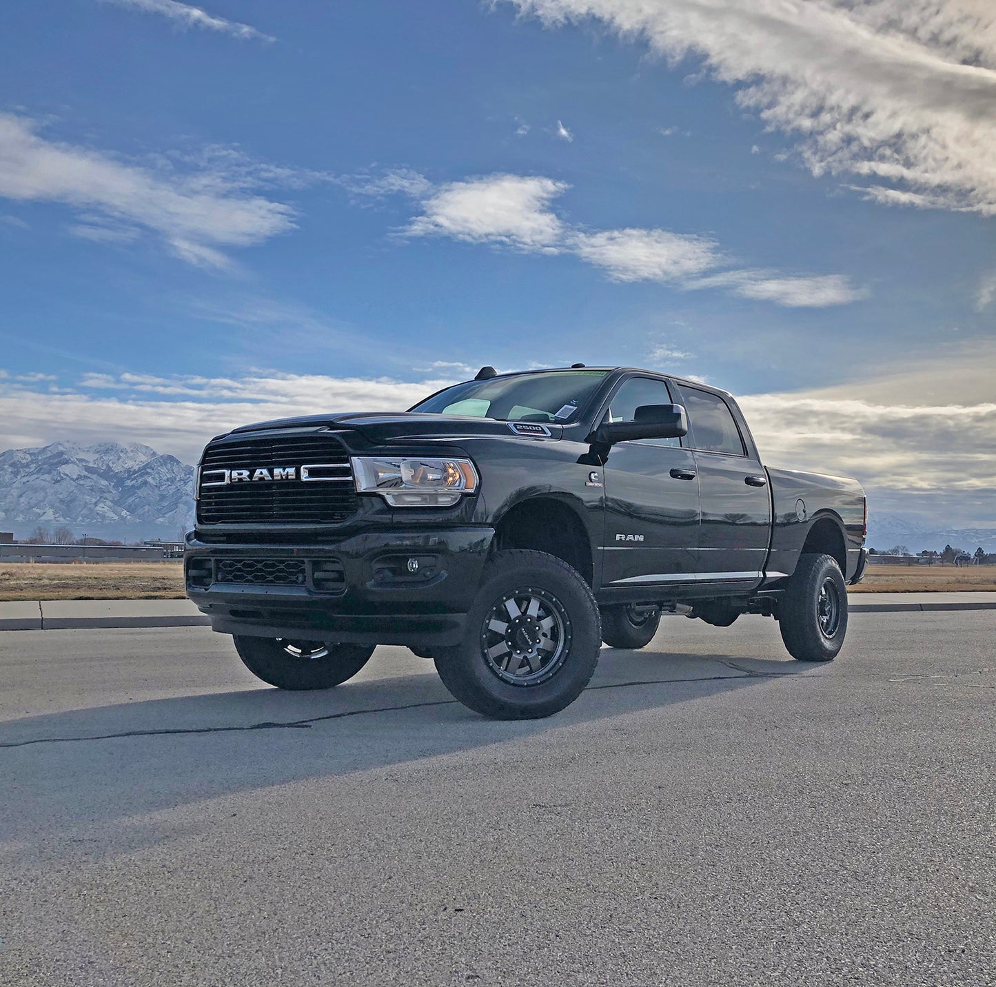RAM 3 inch Lift Without Front Shock Relocation Brackets with SX8000 Shocks For 19-Up RAM 2500 Tuff Country-2