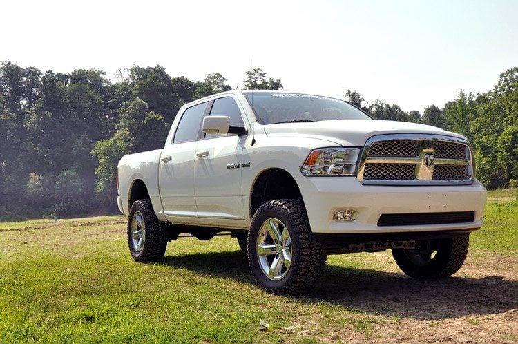 4 Inch Lift Kit M1 Struts Ram 1500 4WD (2012-2018 & Classic) Rough Country-1