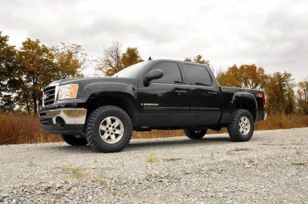 2 Inch Leveling Kit | Chevy/GMC 1500 Truck (07-18) / SUV (07-20) Rough Country