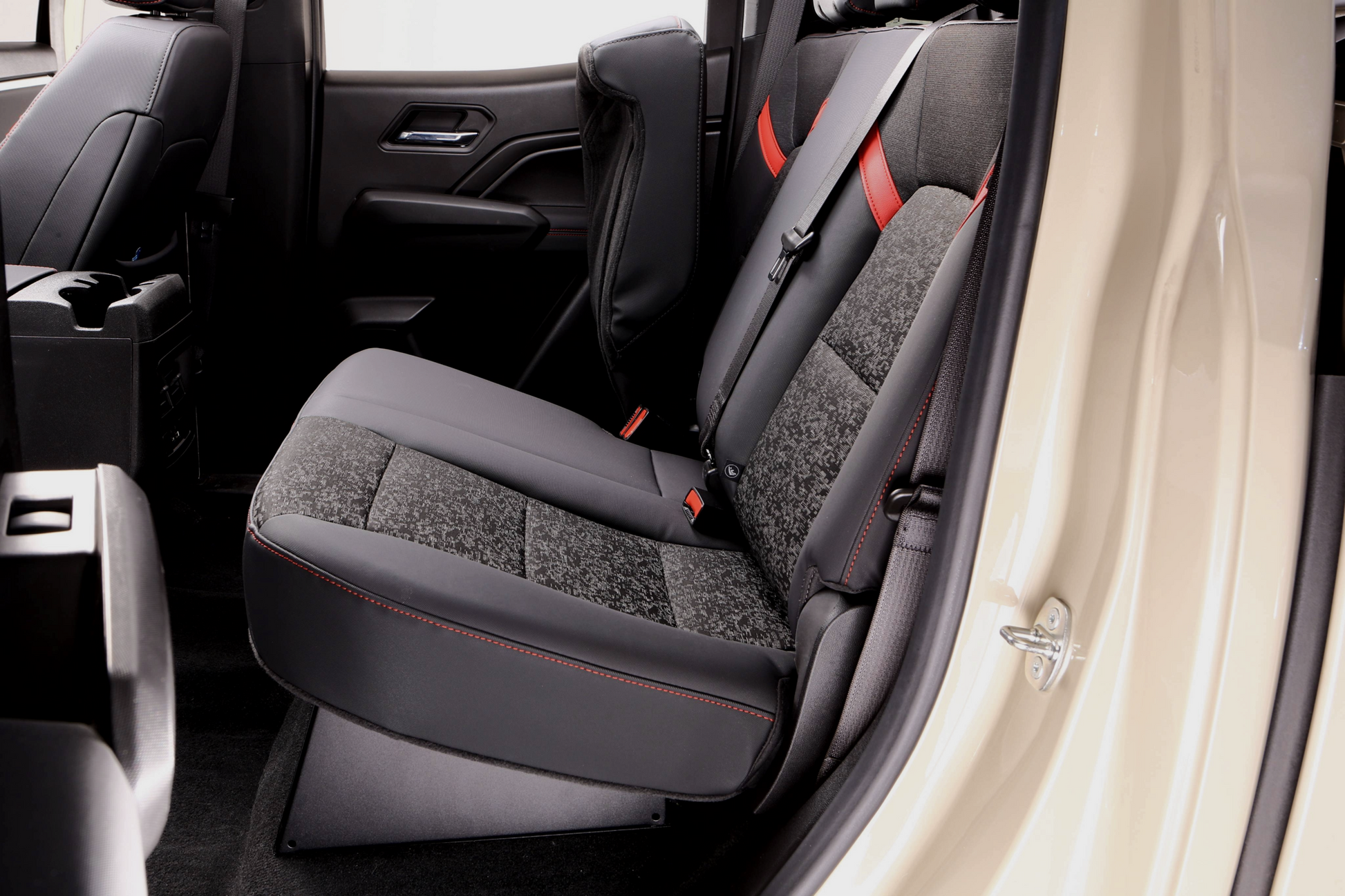 Rear Underseat Lockbox for 2023-2025 Colorado/Canyon Crew Cab Combo Lock Tuffy Security-4