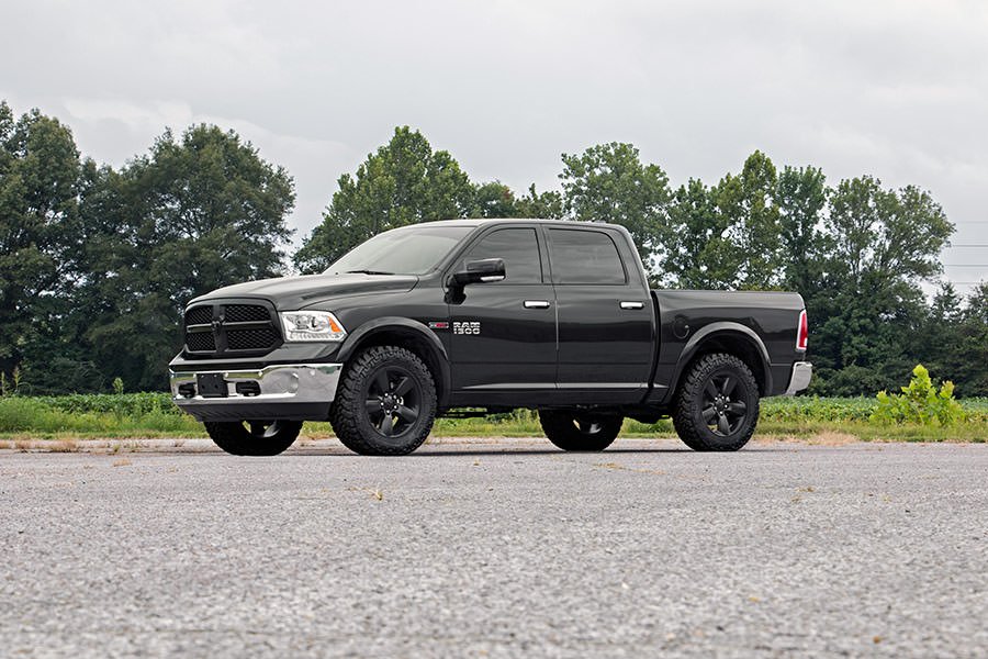 Rough Country 2.5 Inch Leveling Lift Kit 12-Up RAM 1500 4WD Rough Country