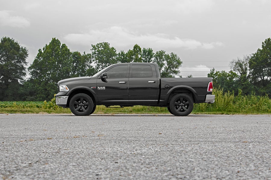2.5 Inch Leveling Kit Ram 1500 4WD (2012-2018 & Classic) Rough Country-1