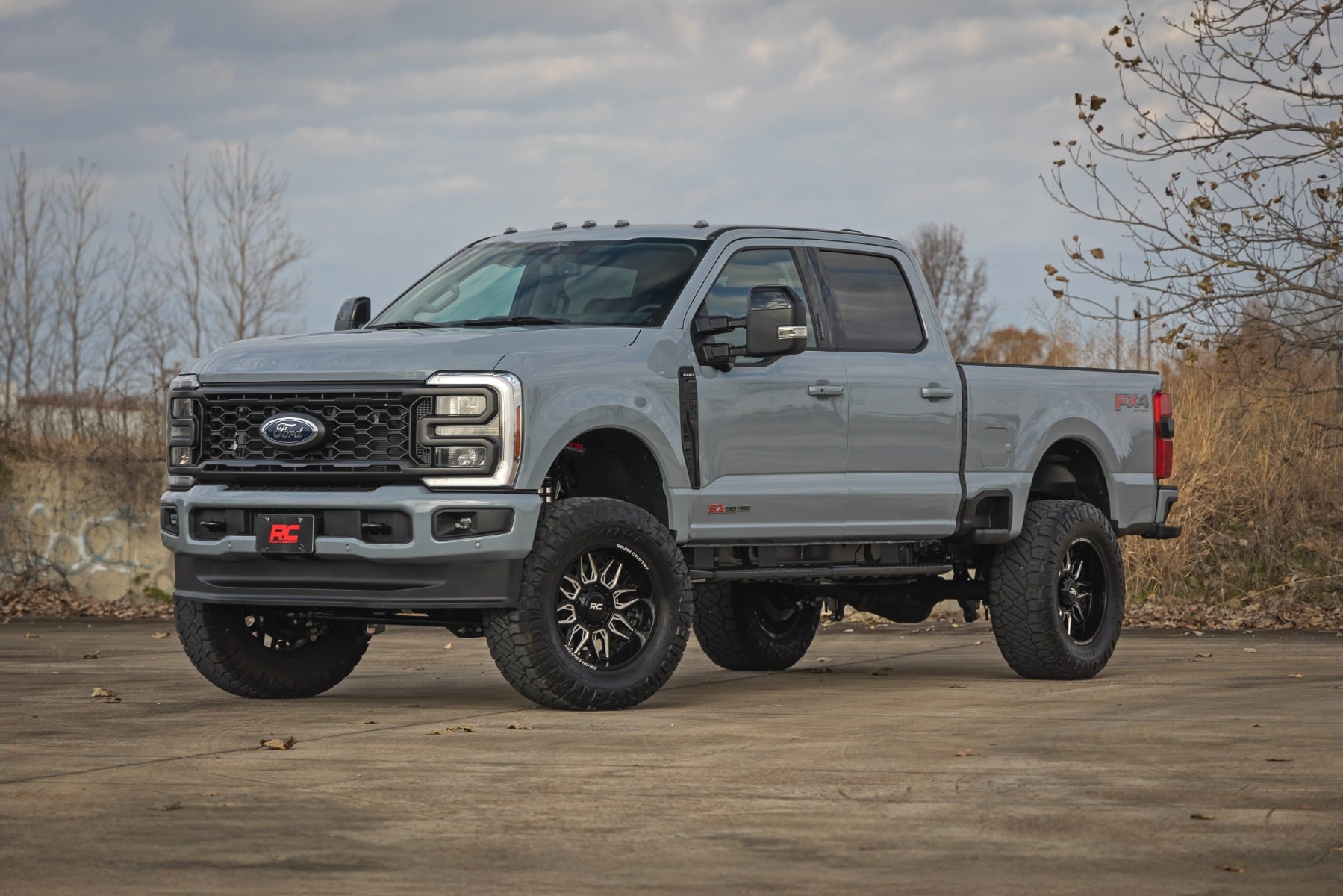 4.5 Inch Lift Kit Radius Arm V2 Diesel Ford F-250/F-350 Super Duty (23-26) Rough Country-1