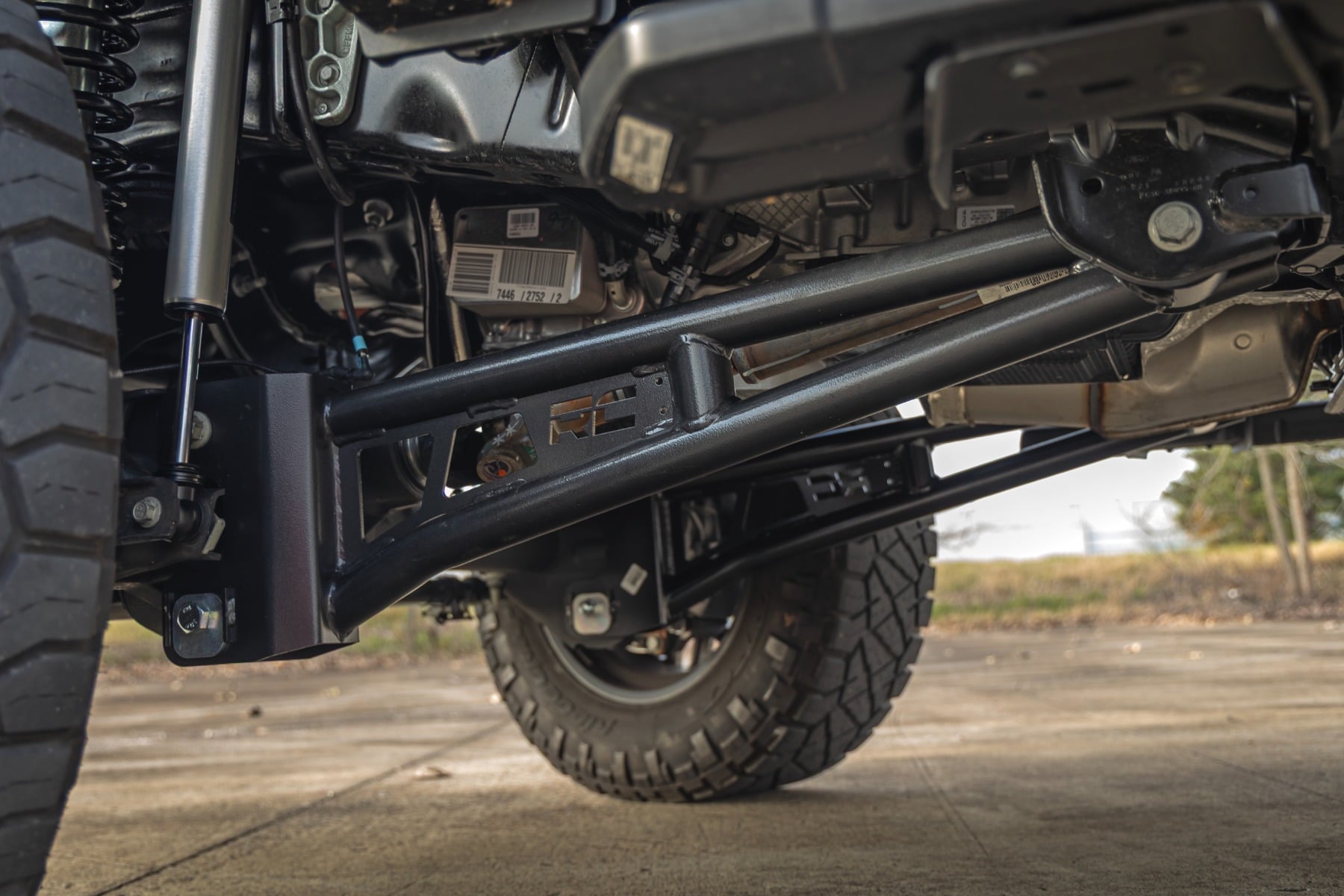 4.5 Inch Lift Kit Radius Arm V2 Diesel Ford F-250/F-350 Super Duty (23-26) Rough Country-3