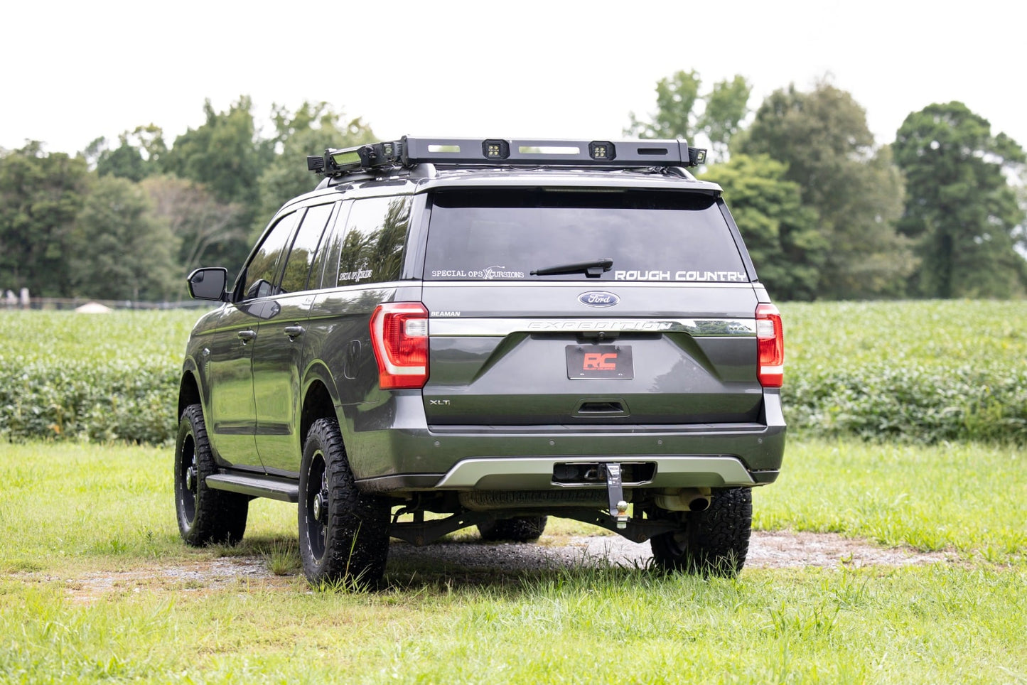 3 Inch Lift Kit UCA Red Ford Expedition 4WD (2018-2024) Rough Country-5