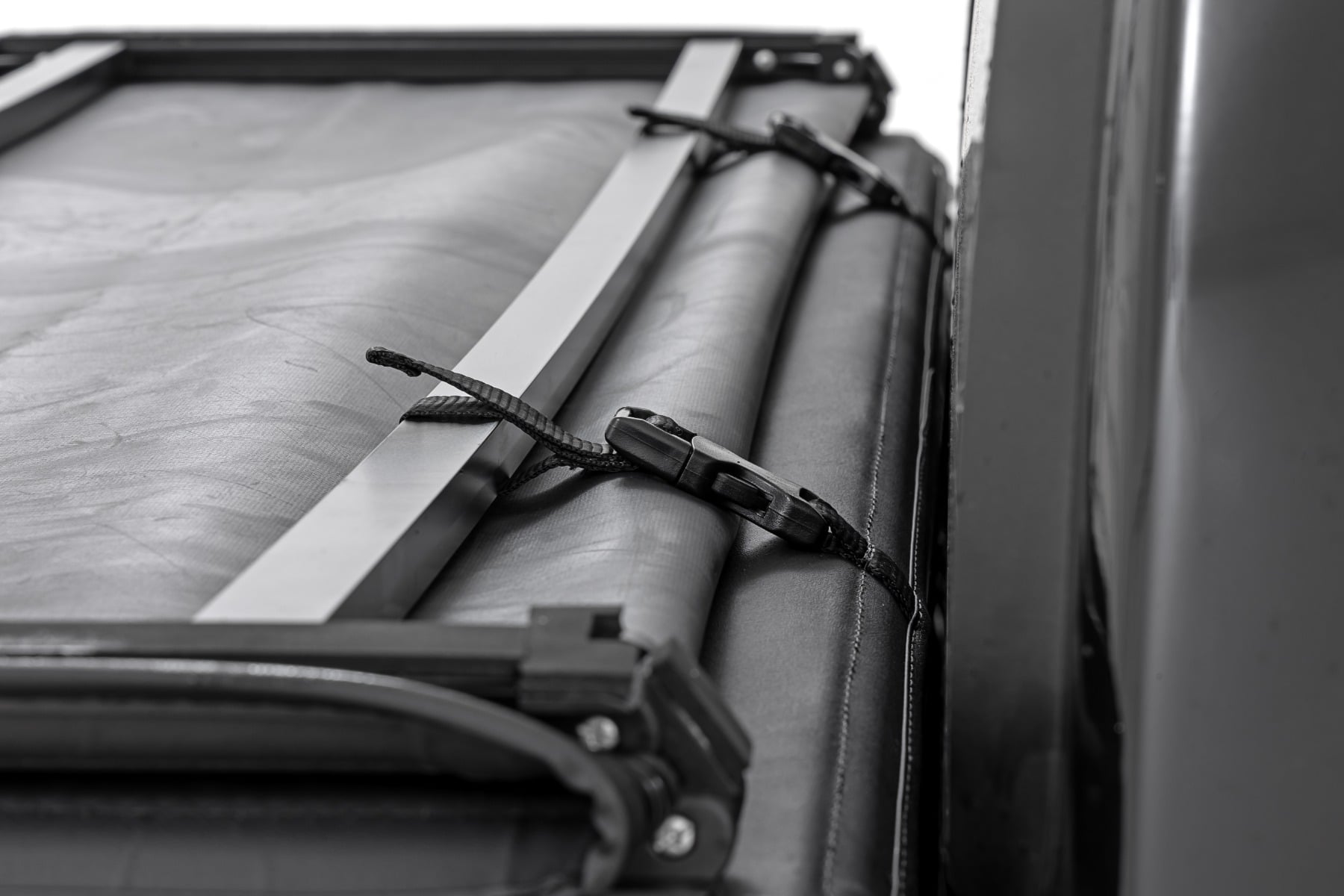 Soft Tri-Fold Bed Cover 5 Foot Bed Chevy/GMC Canyon/Colorado 2WD/4WD (23-26) Rough Country-3