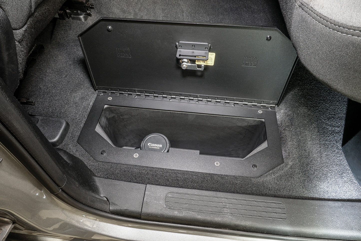 In-Floor Locking Cargo Lid 19-27 1500 Crew CabBlack, Pair) Tuffy Security-11
