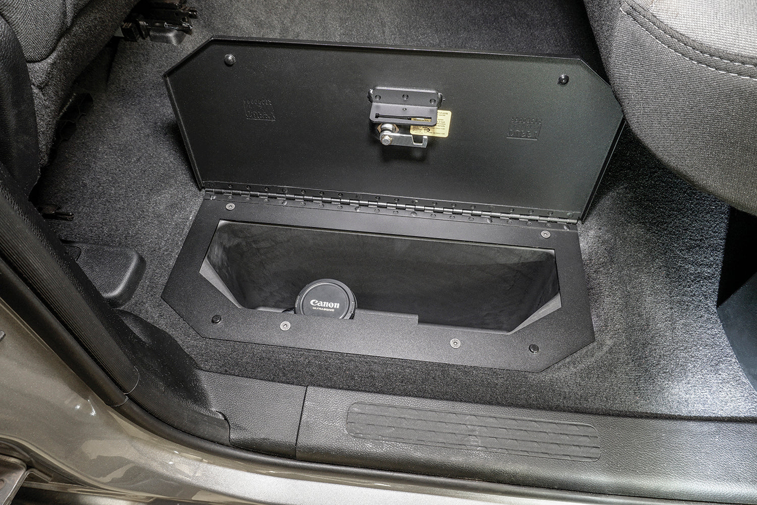 In-Floor Locking Cargo Lid 19-27 1500 Crew CabBlack, Pair) Tuffy Security-11