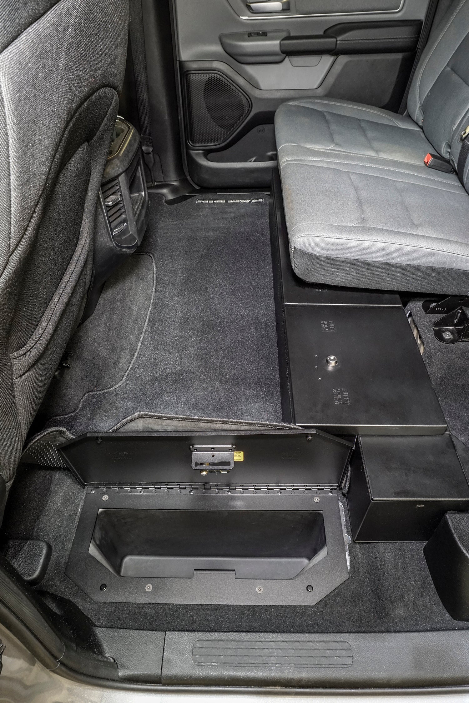 In-Floor Locking Cargo Lid 19-27 1500 Crew CabBlack, Pair) Tuffy Security-14