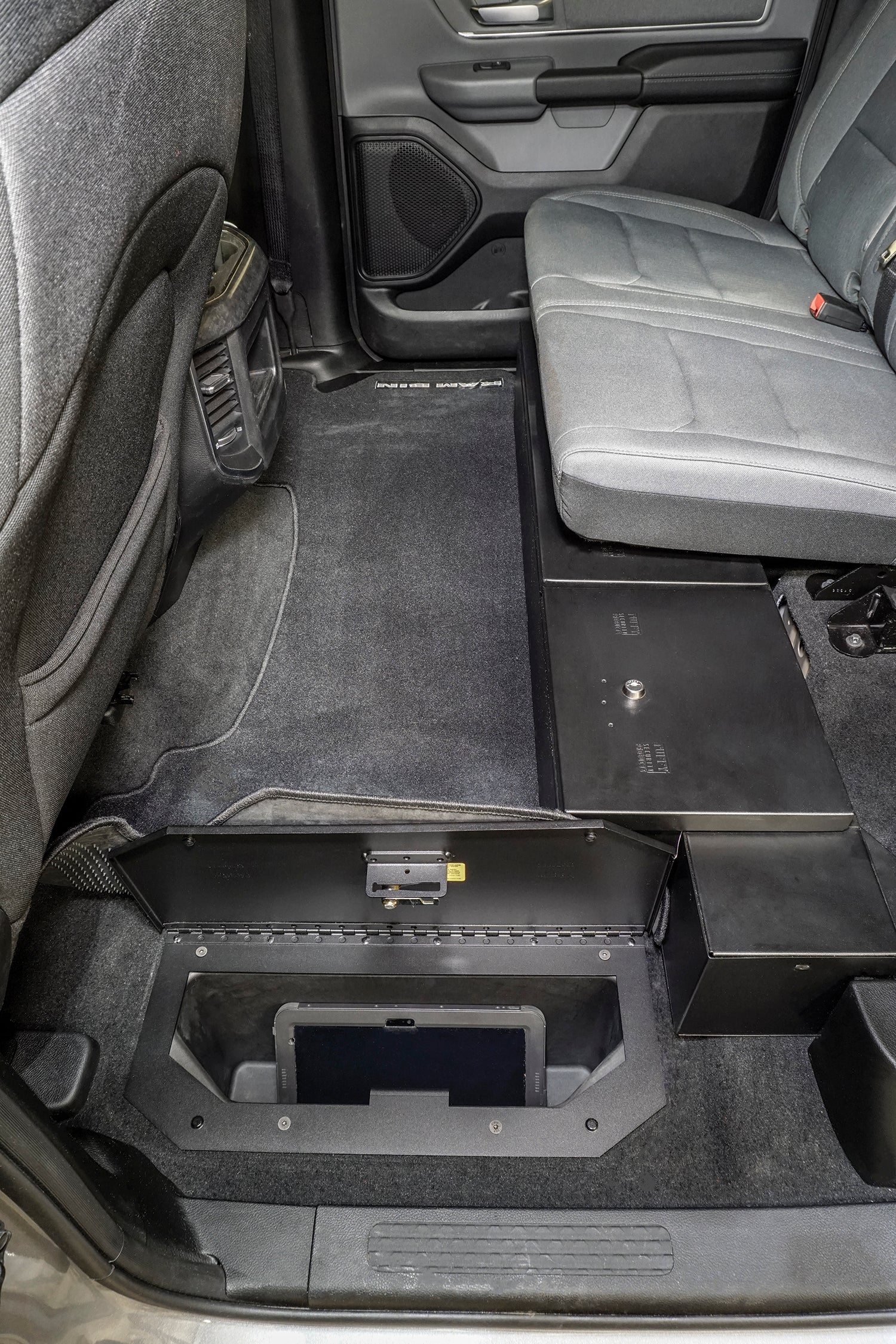 In-Floor Locking Cargo Lid 19-27 1500 Crew CabBlack, Pair) Tuffy Security-15