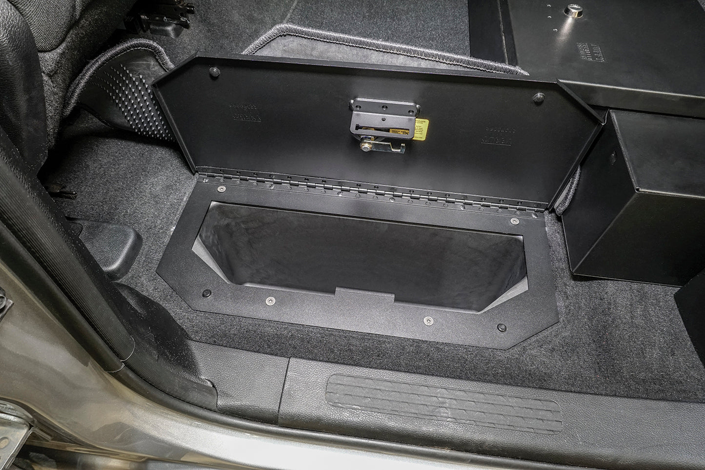 In-Floor Locking Cargo Lid 19-27 1500 Crew CabBlack, Pair) Tuffy Security-6