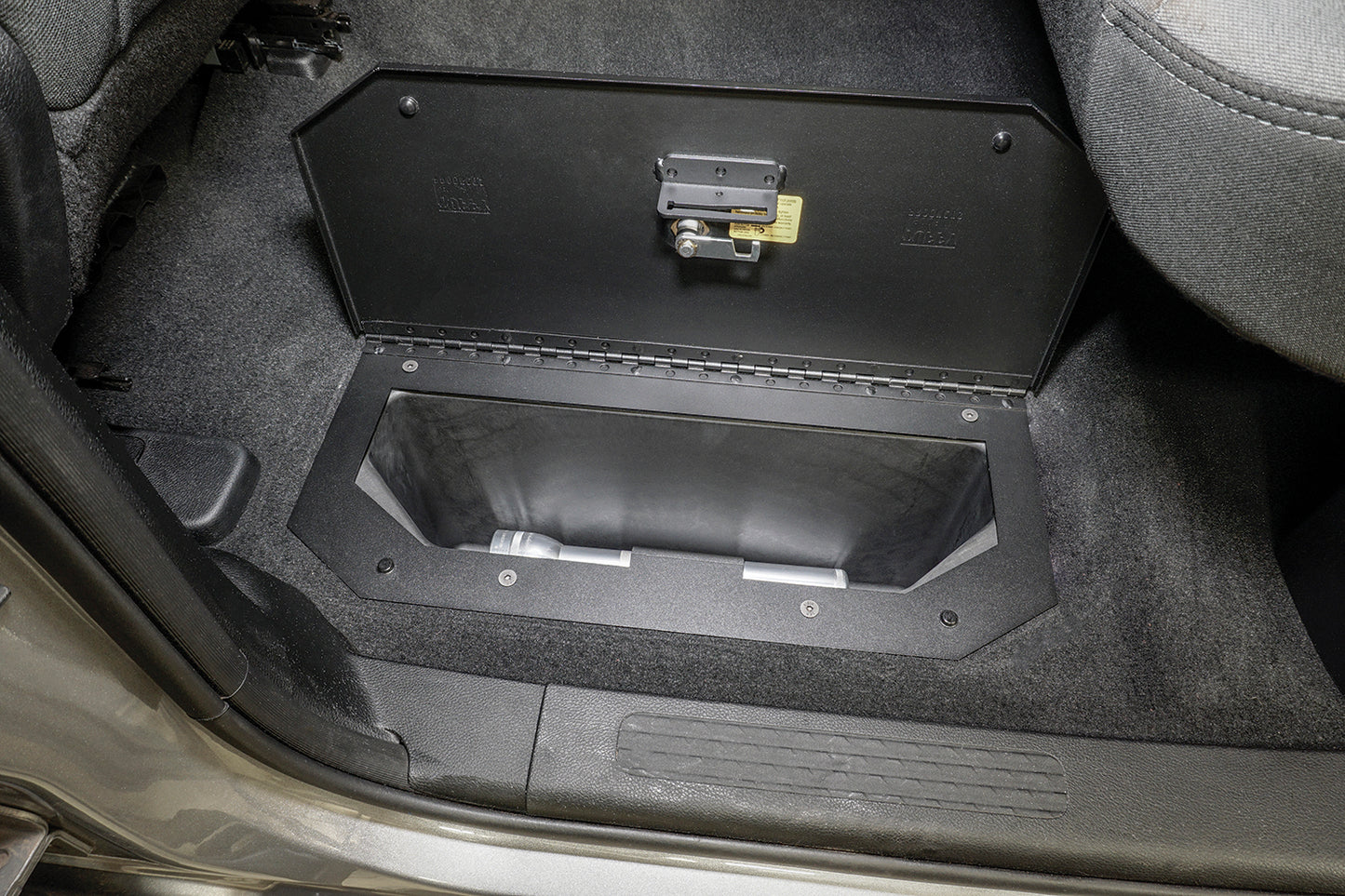 In-Floor Locking Cargo Lid 19-27 1500 Crew CabBlack, Pair) Tuffy Security-10